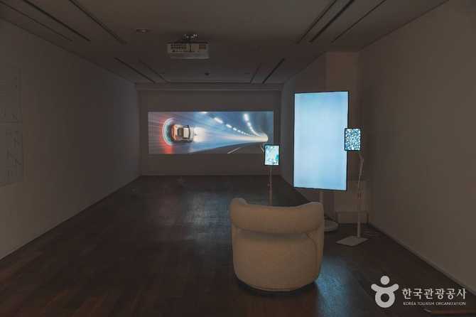 Shinhan Art Hall - image 5