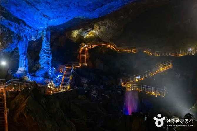 Explore Hwaseong Cave - image 23