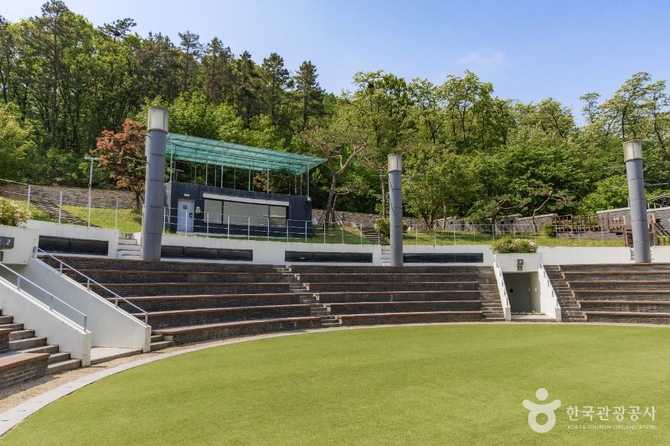 Discover Korea's National Gugak Center - image 7