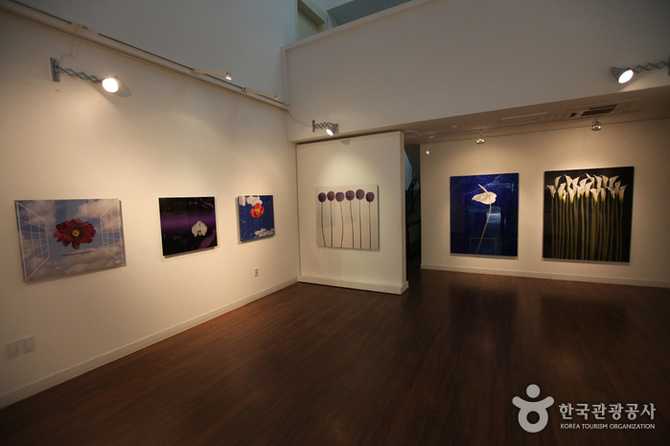 Discover Korea's Traditional Art and - image 6