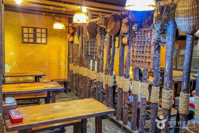 Traditional Korean Restaurant in Seoul - image 7