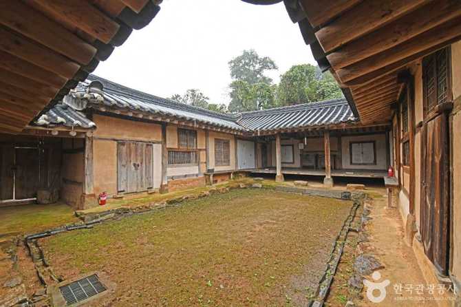 Explore the Historic Hwaseong Jeong - image 11