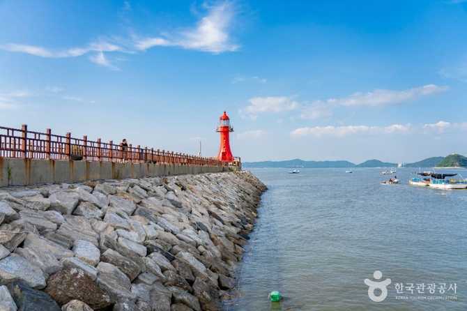 Jebu Island Lighthouse - image 7