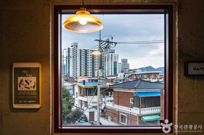 Discover the Unique Cultural Space - image 9