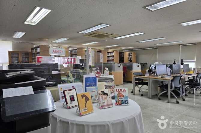 부산광역시립 명장도서관 정보와 이용 안내 13