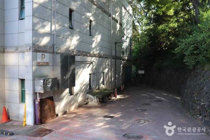 Yongsan Cultural Center - image 9