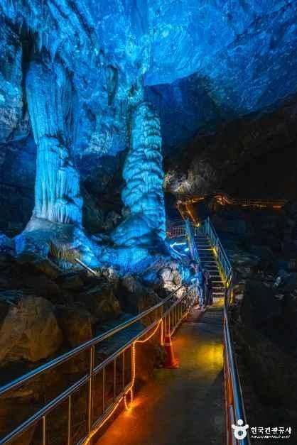 Explore Hwaseong Cave - image 25