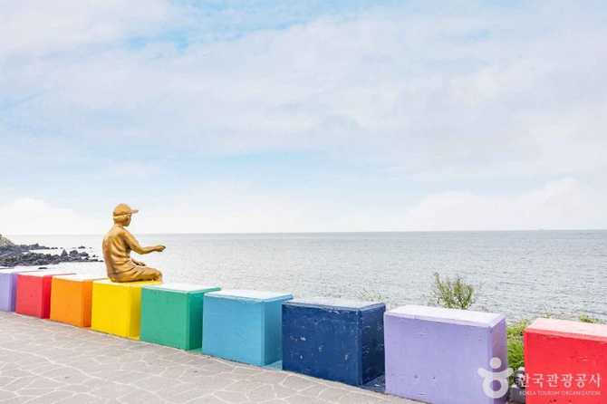 Discover Jeju Rainbow Coast Road - image 13