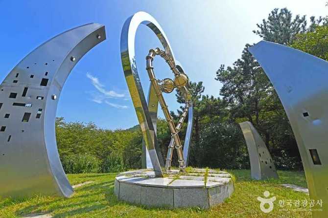 남해 장흥군 회진면 할미꽃 한재공원 가는 법과 봄철 꽃 감상 안내 1