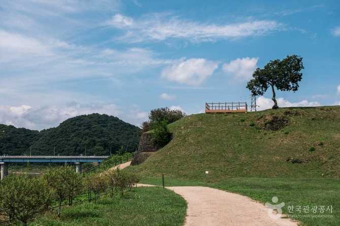 Discover Yeoncheon Dangpo Fortress - image 2