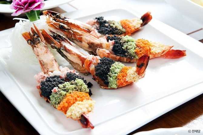 Experience Authentic Korean Royal Court - image 8