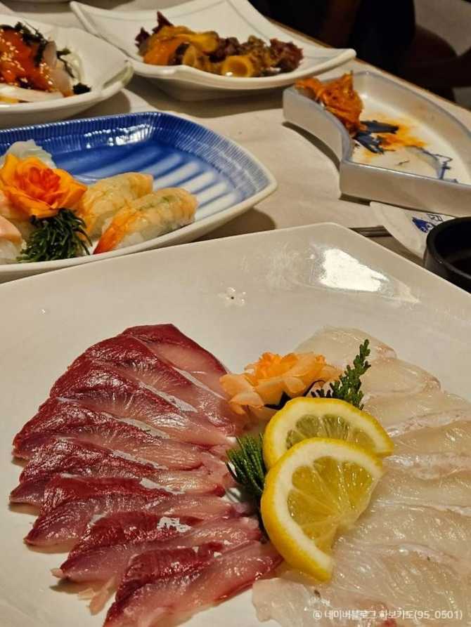 Seafood Restaurant in Gunsan - image 9