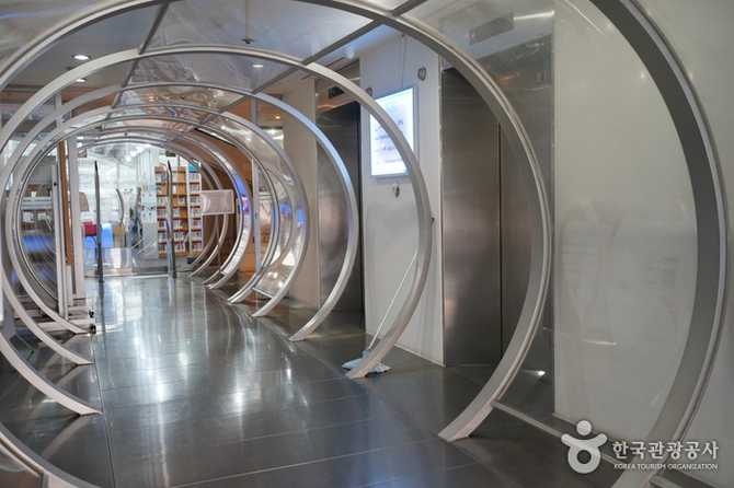 Discover the French Language Center - image 9