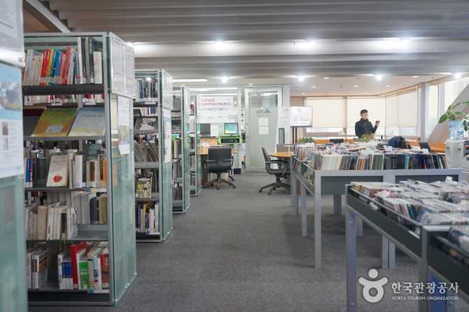 Discover the French Language Center - image 7