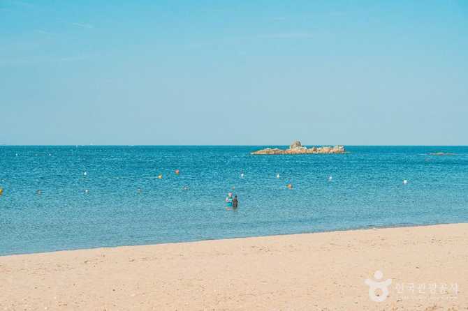 Discover Solgae Beach in Ulsan - image 1