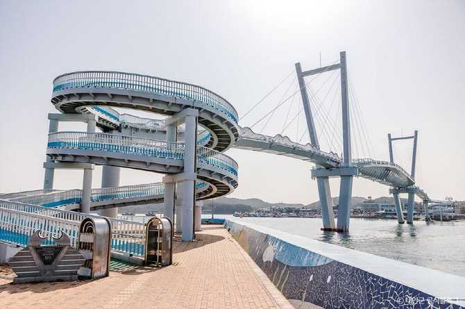 Discover Taian Flower Crab Bridge - image 1