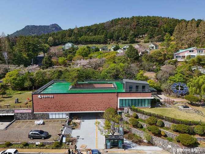 Visit the Tongyeong Park Kyungri - image 3