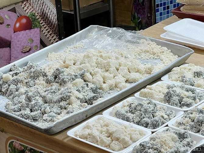 Discover Odong Traditional Market in - image 3