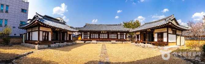 안동 태사묘: 고려 태사들의 위패를 모신 역사적 유적지 10