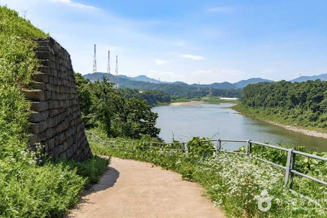 Discover Yeoncheon Dangpo Fortress - image 9