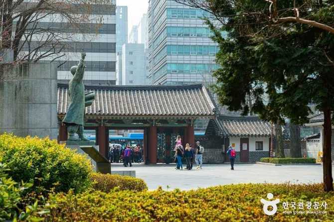 탑골공원: 역사와 문화가 살아 숨 쉬는 서울의 대표 유적지 11