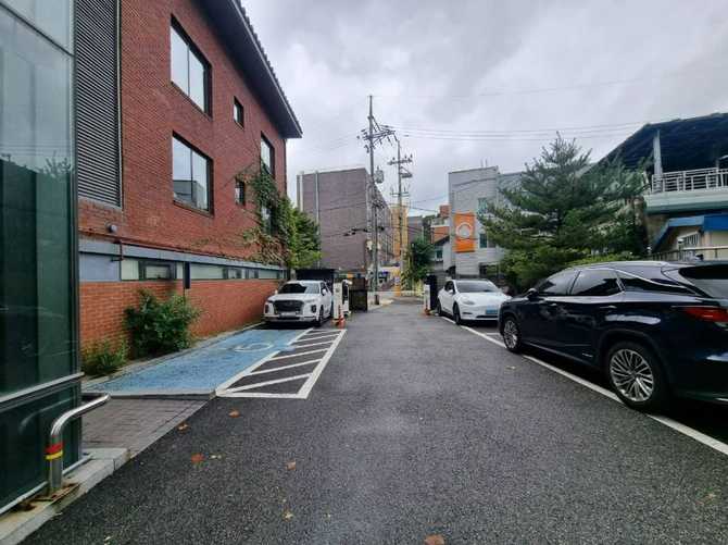 종로구 서촌 카페 스태픽스, 은행나무와 함께하는 특별한 휴식 공간 8