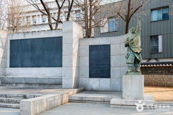 탑골공원: 역사와 문화가 살아 숨 쉬는 서울의 대표 유적지 12