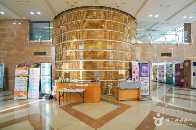 Discover Traditional Korean Craft at - image 8