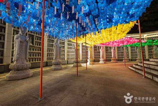 Visit Bongeunsa Temple in Seoul - image 6