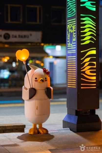 통영 강구안: 활기찬 항구와 관광 명소 소개 9