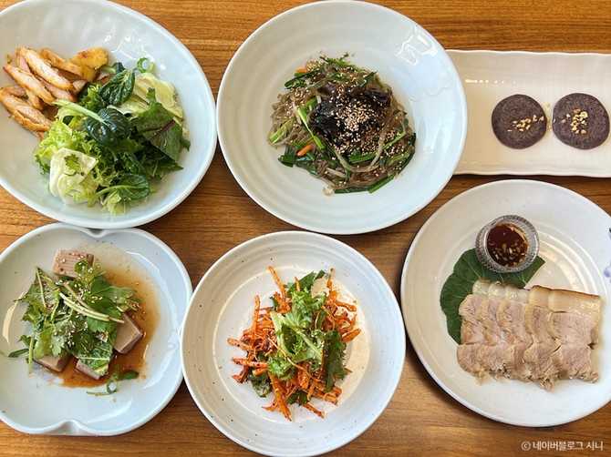 Traditional Korean Restaurant Near Daegu - image 9