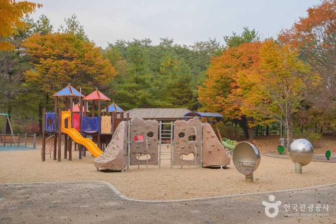 Discover Nanjicheon Park - image 6