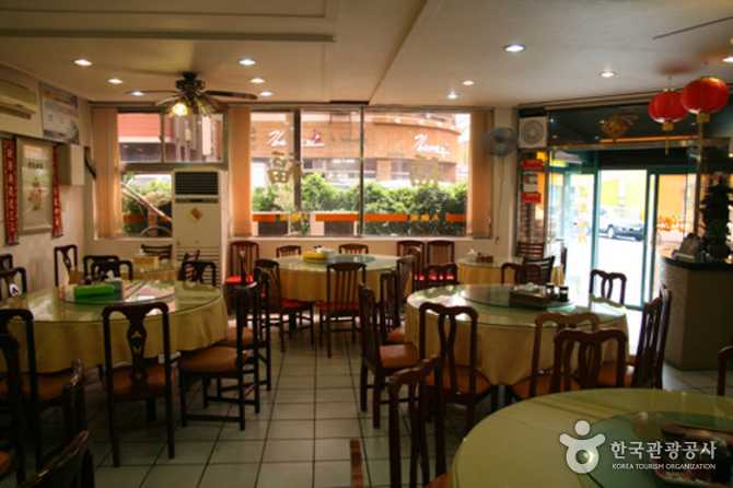 Experience Authentic Chinese Cuisine in - image 6