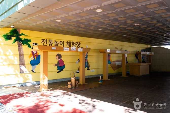 Discover Traditional Korean Craft at - image 11