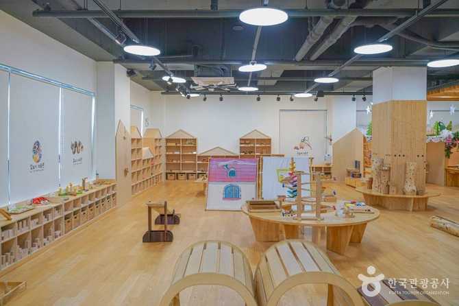 용인 알토이미술관: 자연과 예술이 어우러진 어린이 친화 미술 체험 공간 8