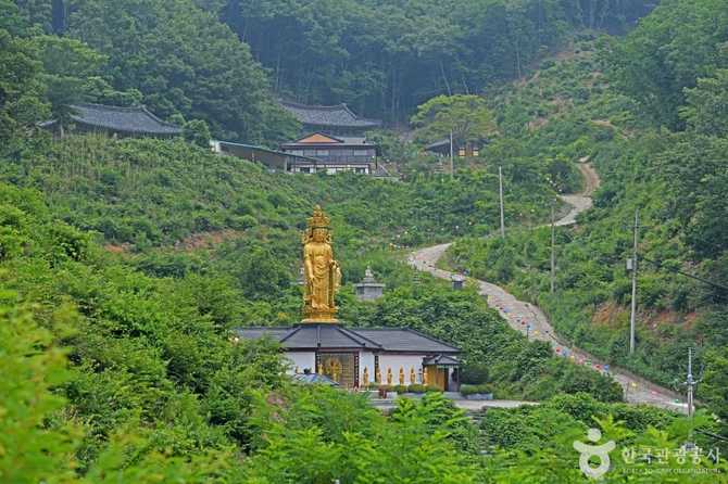 Discover Sunggongsa Temple - image 2