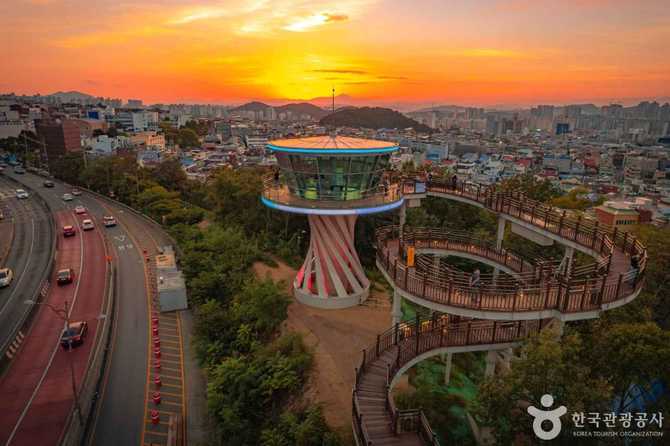Discover Daegu's Aesthetic Sunset Viewpo - image 4