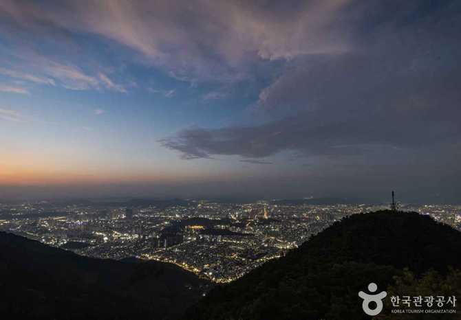 Discover Daegu's Aesthetic Sunset Viewpo - image 2