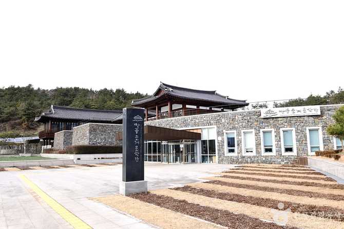 해남 땅끝순례문학관: 지역 문학사와 문화 체험의 명소 4