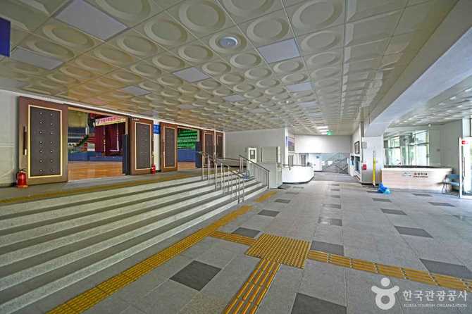 Jinan Cultural and Sports Center - image 2