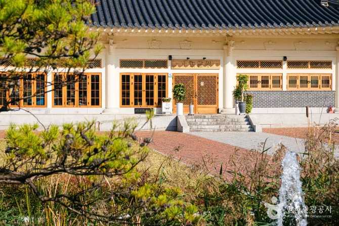 Discover Andong Jigwanseoga - image 4