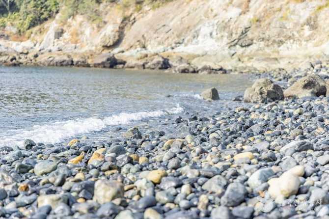Discover Yeongdong Beach - image 2