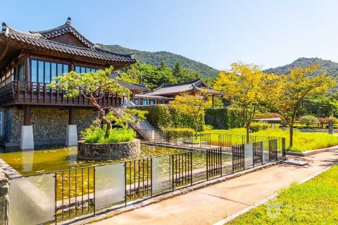 해남 땅끝순례문학관: 지역 문학사와 문화 체험의 명소 12