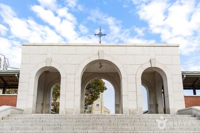 Discover Joglimdong Catholic Church in - image 2