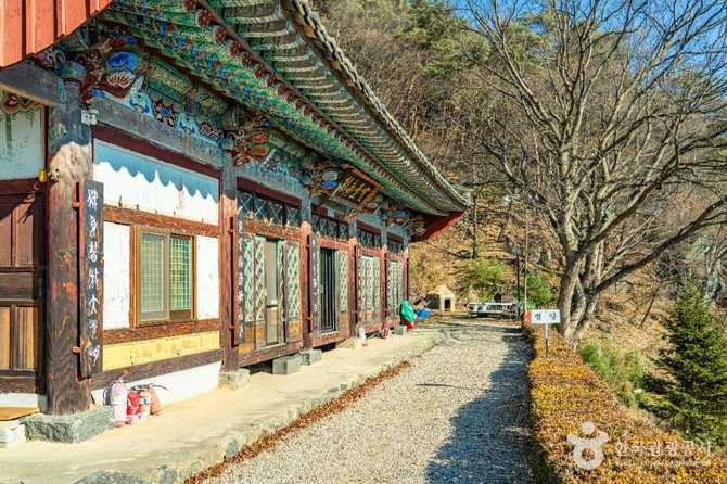 경상남도 함양 금대암, 역사와 문화유산이 살아있는 사찰 안내 2