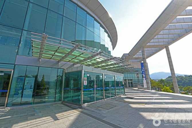 Explore the Cultural Hub at - image 3