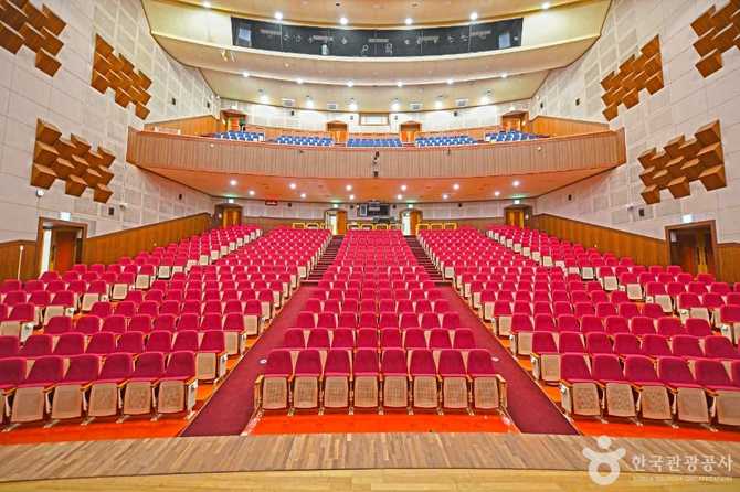 보령문화예술회관 위치와 시설 안내, 공연·전시·교육 공간 정보 2