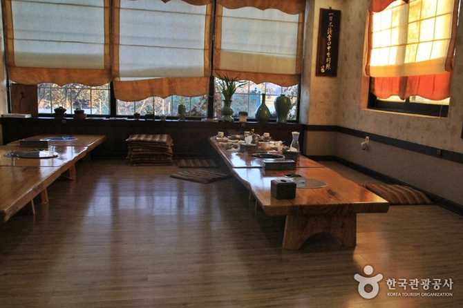 Best Seafood Restaurant Near Incheon - image 1