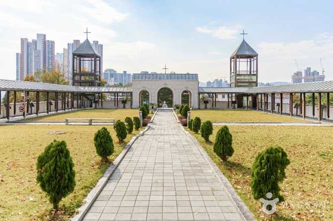 Discover Joglimdong Catholic Church in - image 3