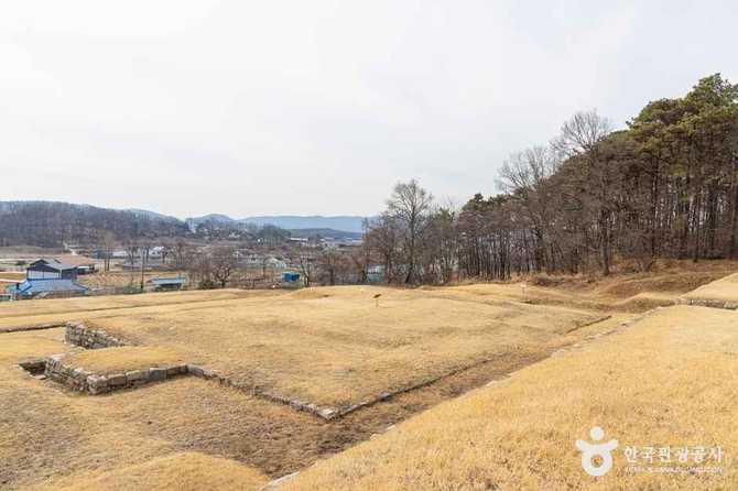 Discover Gyeonghwa Seonwonji Site - image 1